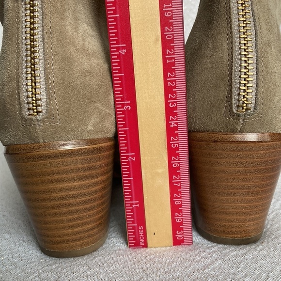 Vince Havana Light Straw Suede Notch Back zip Closure Booties Women's Size 8 M - Picture 6 of 8